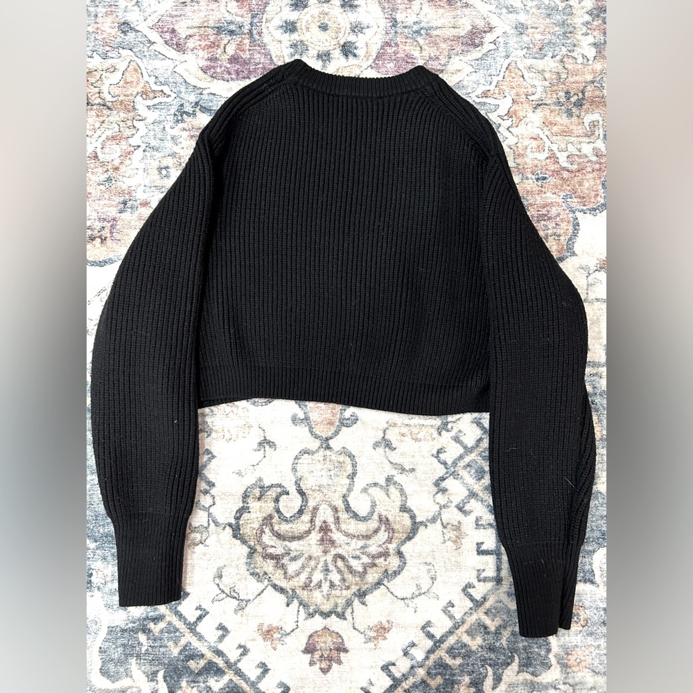 Zara women’s knit crop sweater size M